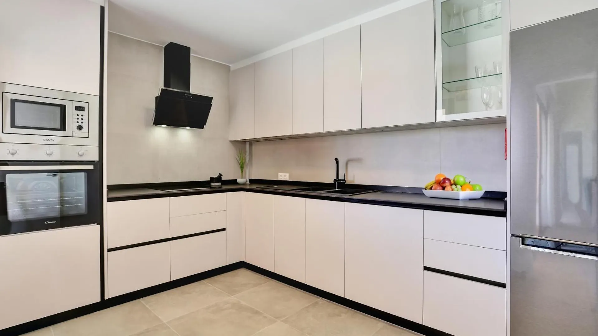 Golden Dunes Villa Picasso Madrid