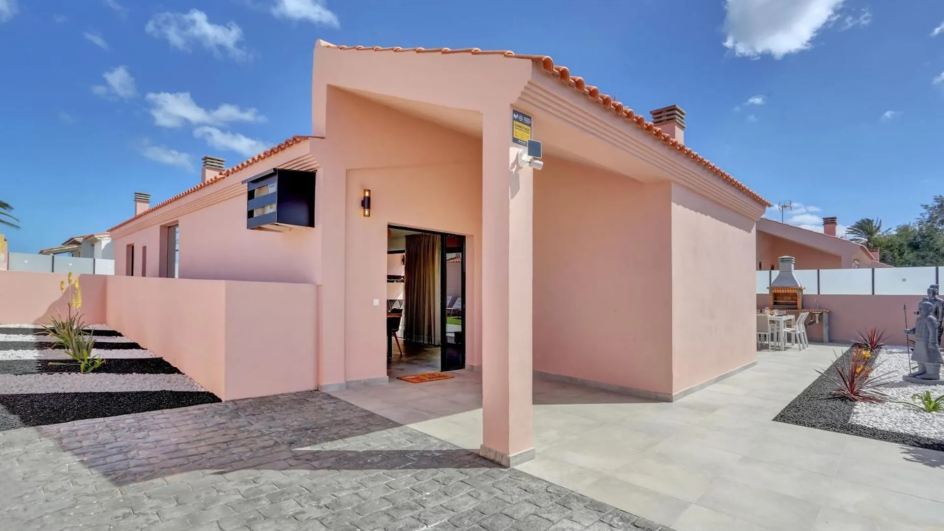 Golden Dunes Villa Picasso Madrid