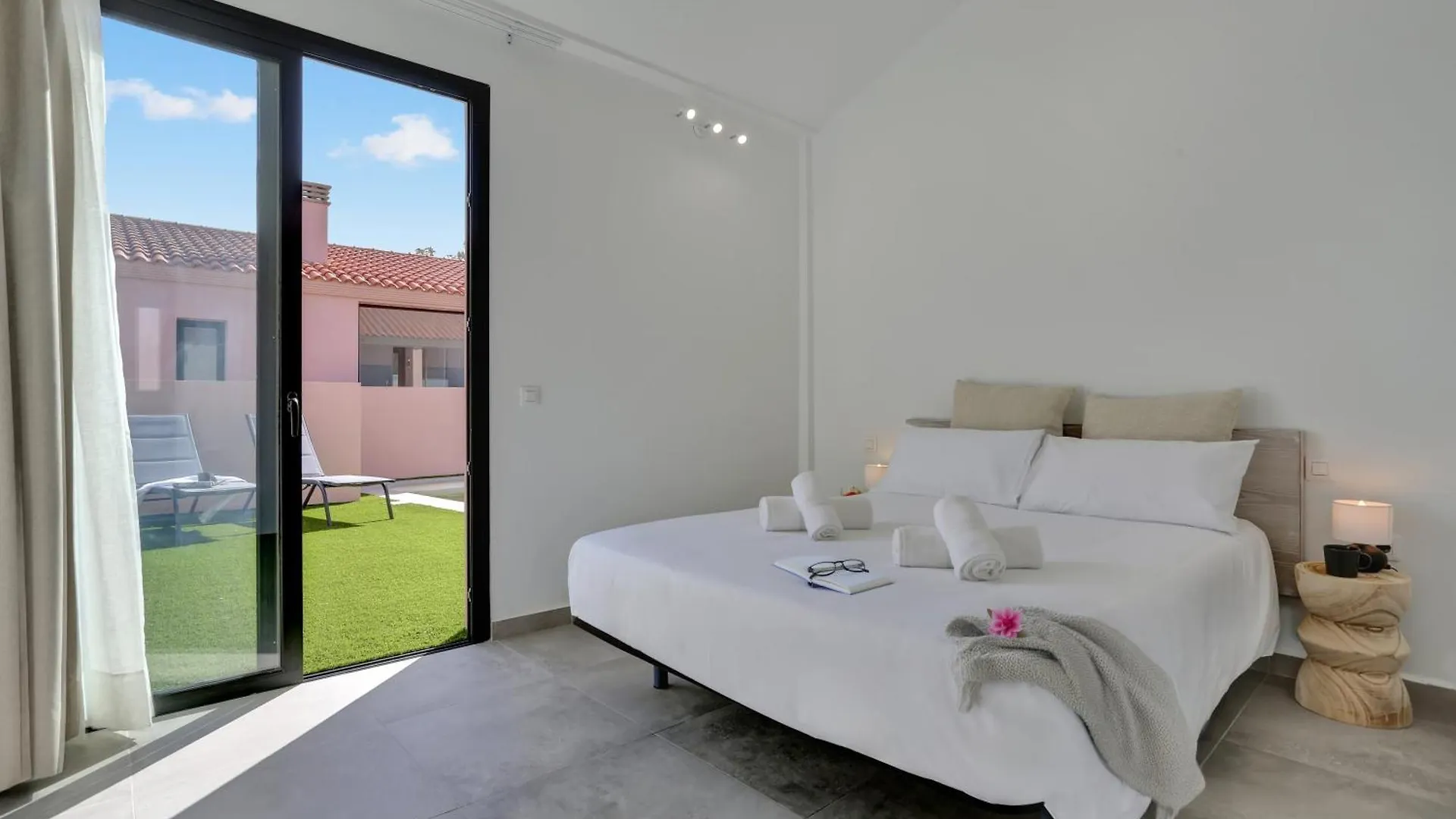 Golden Dunes Villa Picasso Madrid Costa De Antigua