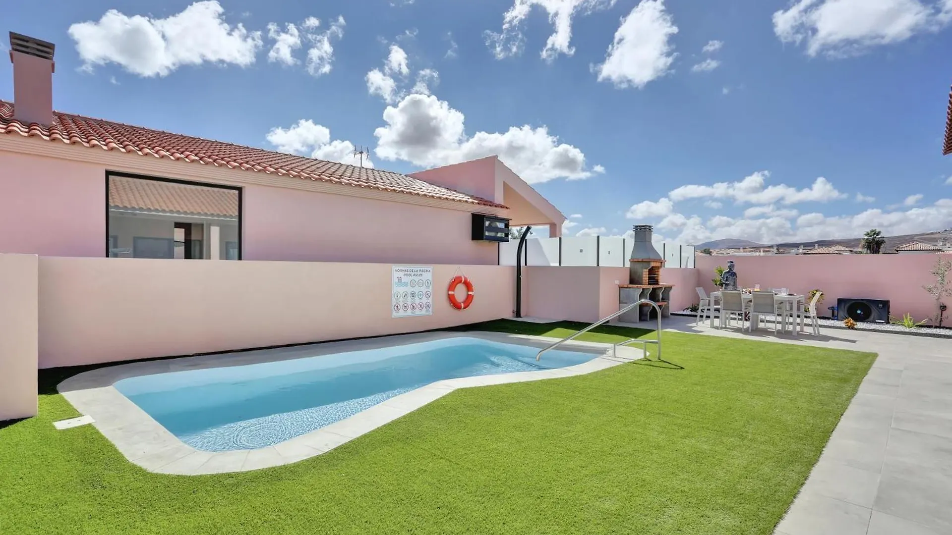 Golden Dunes Villa Picasso Madrid 0*, Costa De Antigua Spain